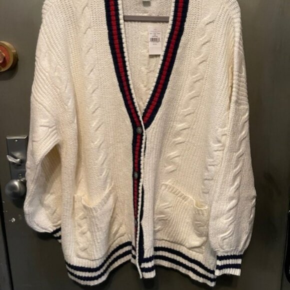 Retro Oversized Cable Knit Button-Up Cardigan - Picture 4 of 16